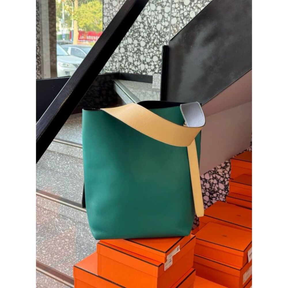Celine Women Pre-Loved Bag Very Good Condition